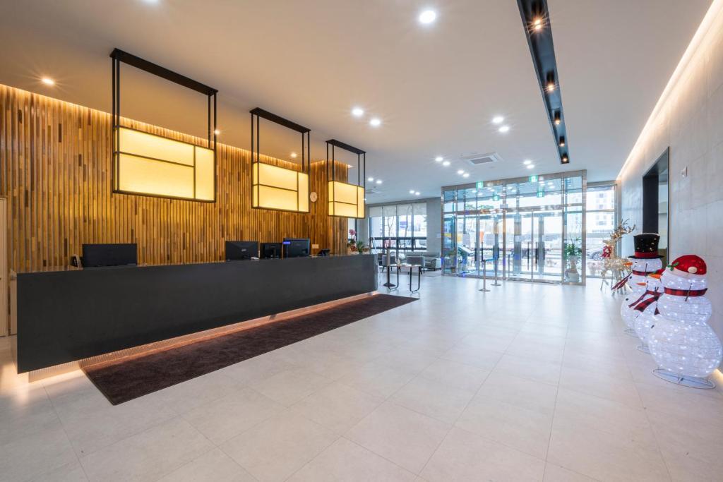 Surestay Plus Hotel By Best Western อาซัน ภายนอก รูปภาพ