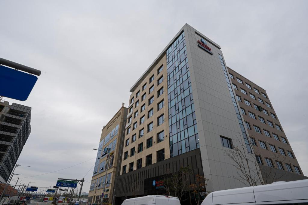 Surestay Plus Hotel By Best Western อาซัน ภายนอก รูปภาพ